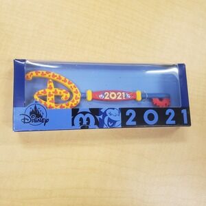 Disney Store Mickey & Minnie Mouse 2021 New Year Boxed Key LIMITED‎ EDITION